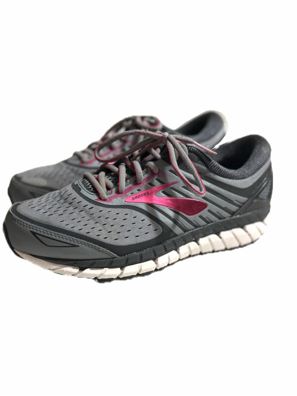 Women’s Cute Brooks Size 9 Gray and Pink Sneakers